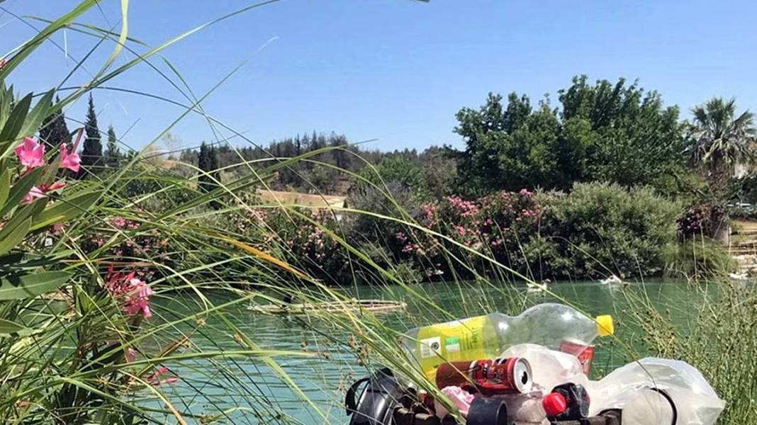 Pamukkale'ye gölge düşüren skandal görüntüler! Turistleri bu rezalet manzara karşılıyor 7
